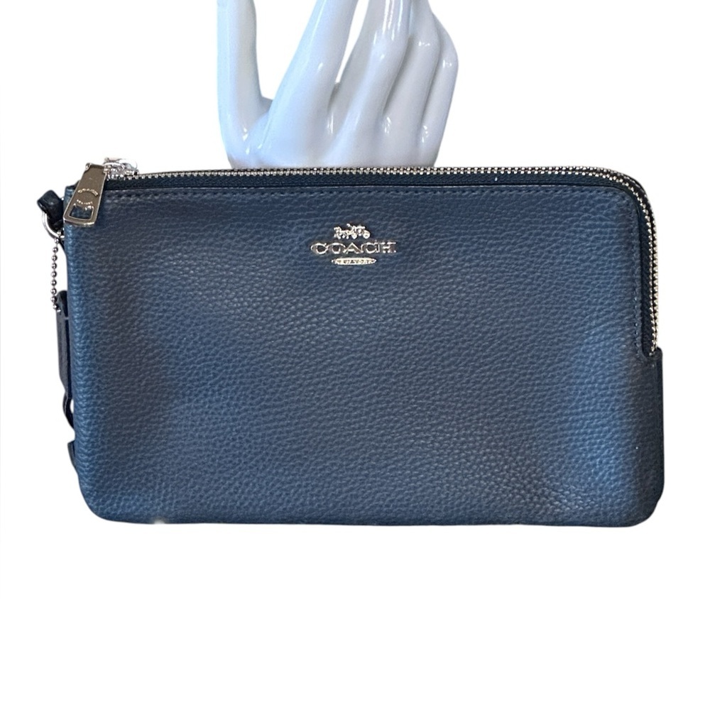 EUC Coach Double Zip Wallet/Wristlet in the color Midnight.